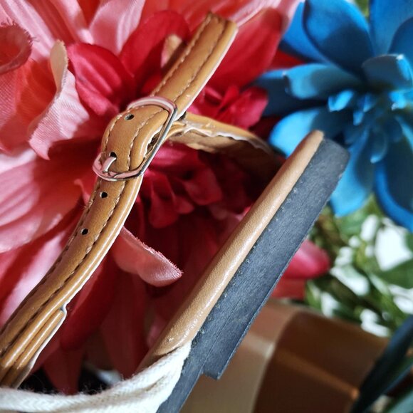 Sole Mates Brand, Flat Shoes Sandals Thongs. Tan Off-White Macramé. Size M 7/8 - Picture 7 of 12